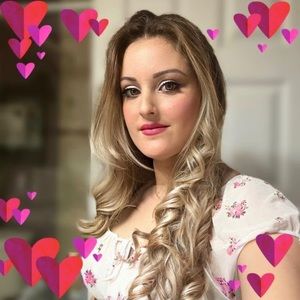 Meet your Posher, Esther maría